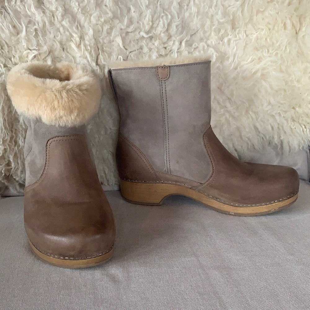 Dansko Bettie Boot shearling -- Like New